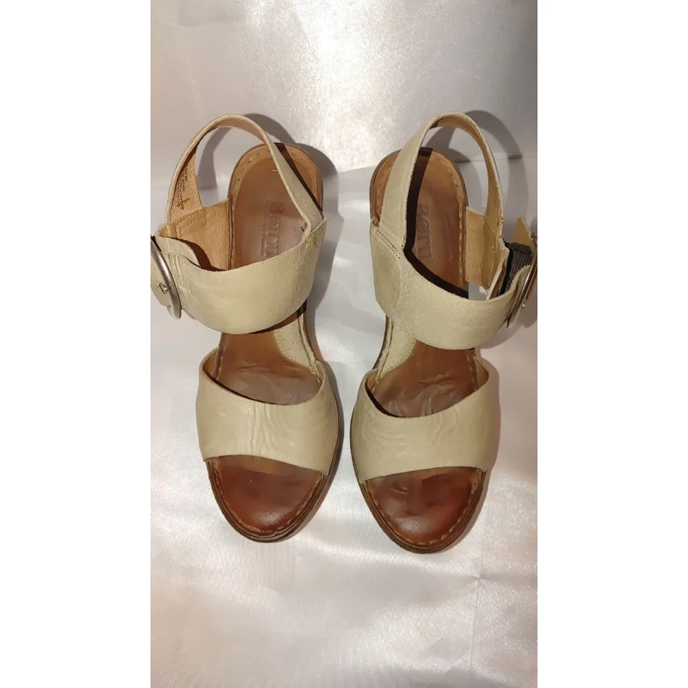 Born Leather Wedge Sandal Size 7